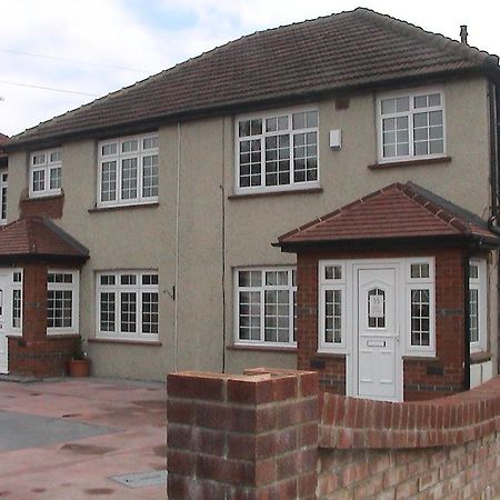 Furnival Lodge Slough Exterior photo