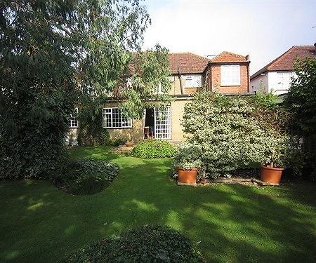 Furnival Lodge Slough Exterior photo